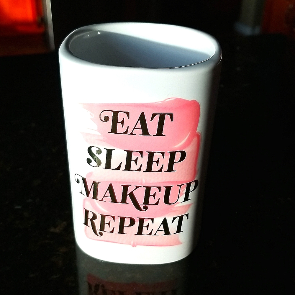Beauty Makeup Ceramic Brush Holder *New*